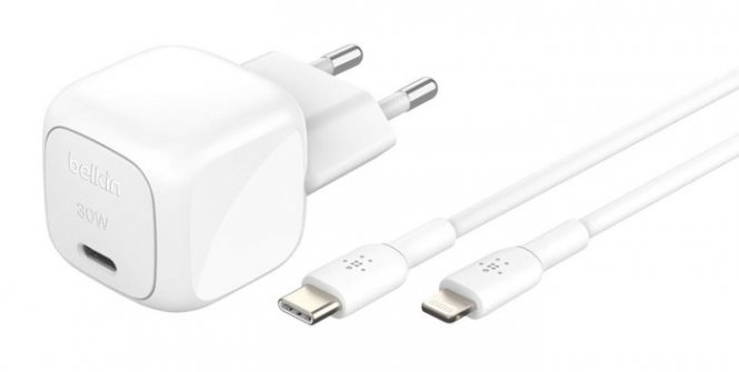 Belkin BOOST CHARGE adaptateur secteur - compact - 24 pin USB-C - 30 Watt - avec Câble USB-C vers Lightning (1m)