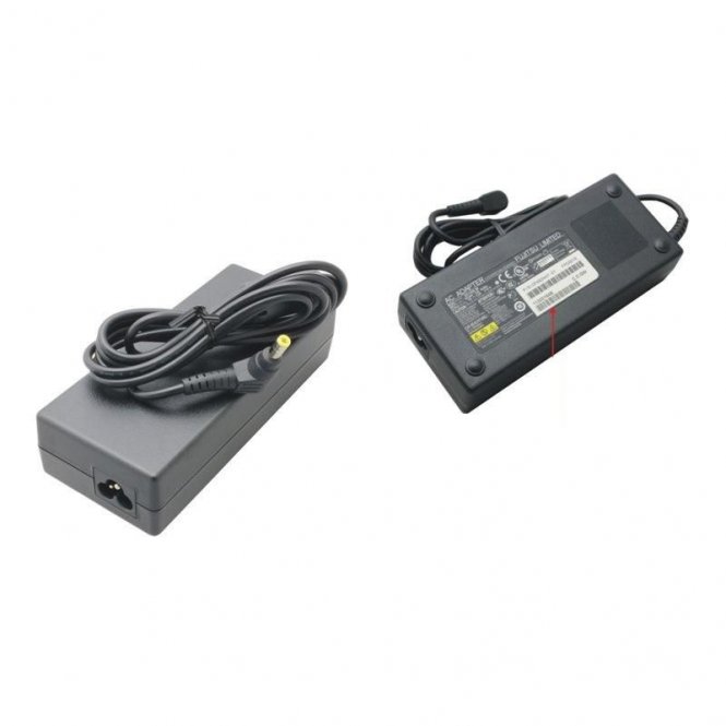 Fujitsu AC-Adapter 19V 120W (3-PIN) 