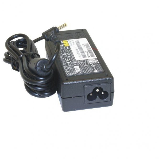 Fujitsu AC-Adapter 19V 65W (3-PIN) 