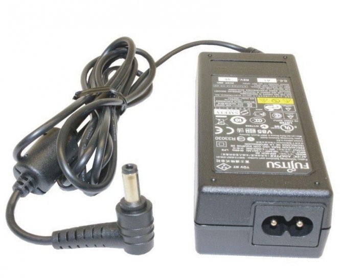 Fujitsu AC Adaptor 65W 