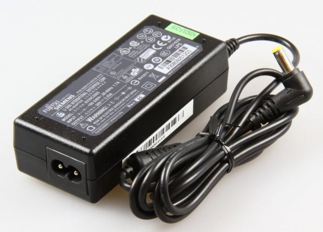 Fujitsu AC Adapter 20V/65W 2-pin 